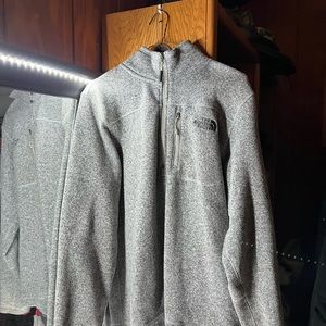 Mens north face pullover